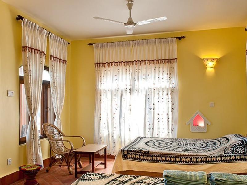 Hotel Sapana Village Lodge Chitwan Bagian luar foto